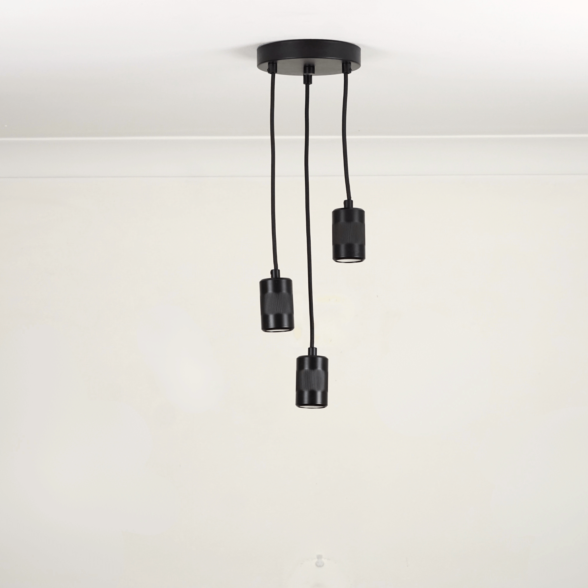 Black cluster pendant with no bulbs