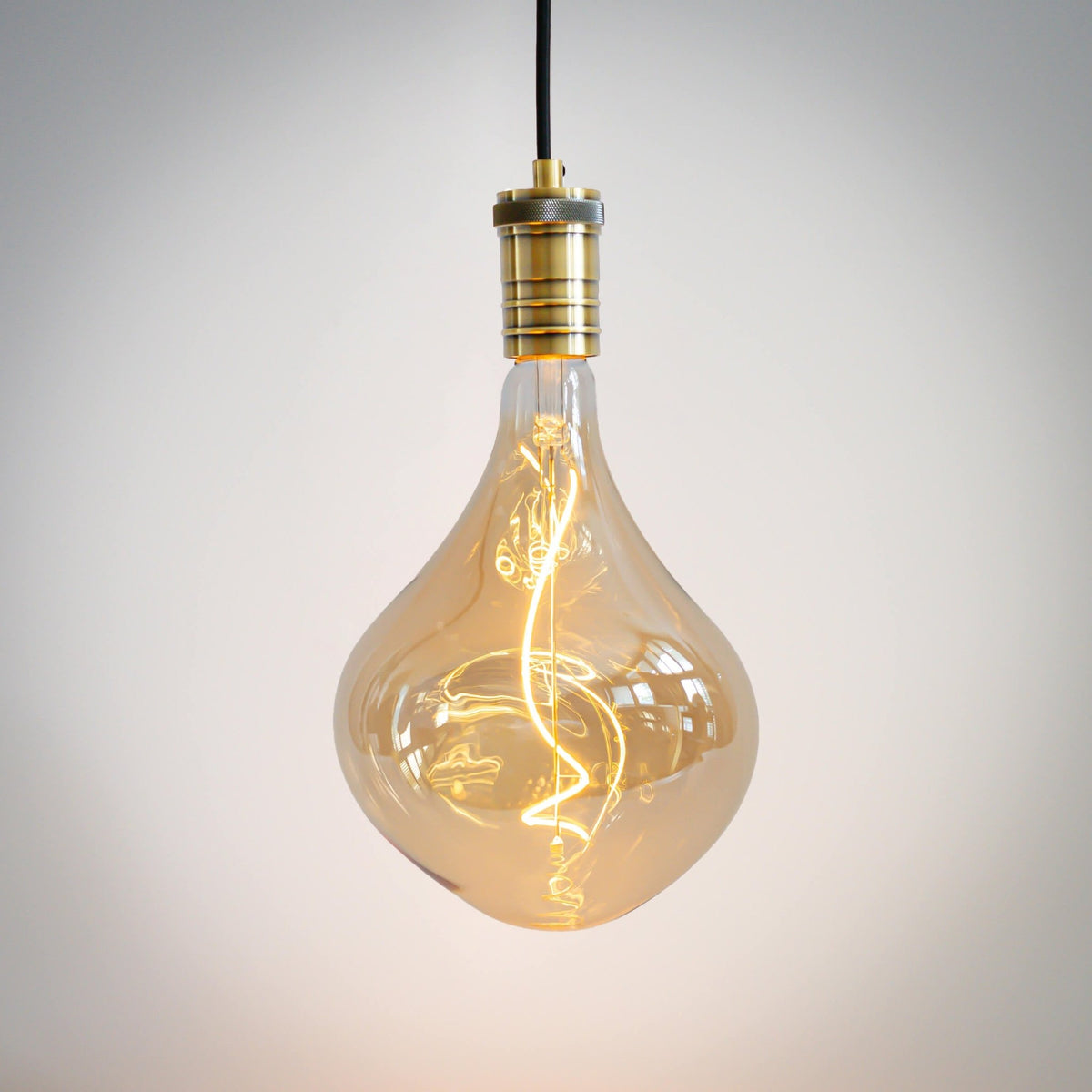 antique bronze pendant light with straight cable and céleste bulb on