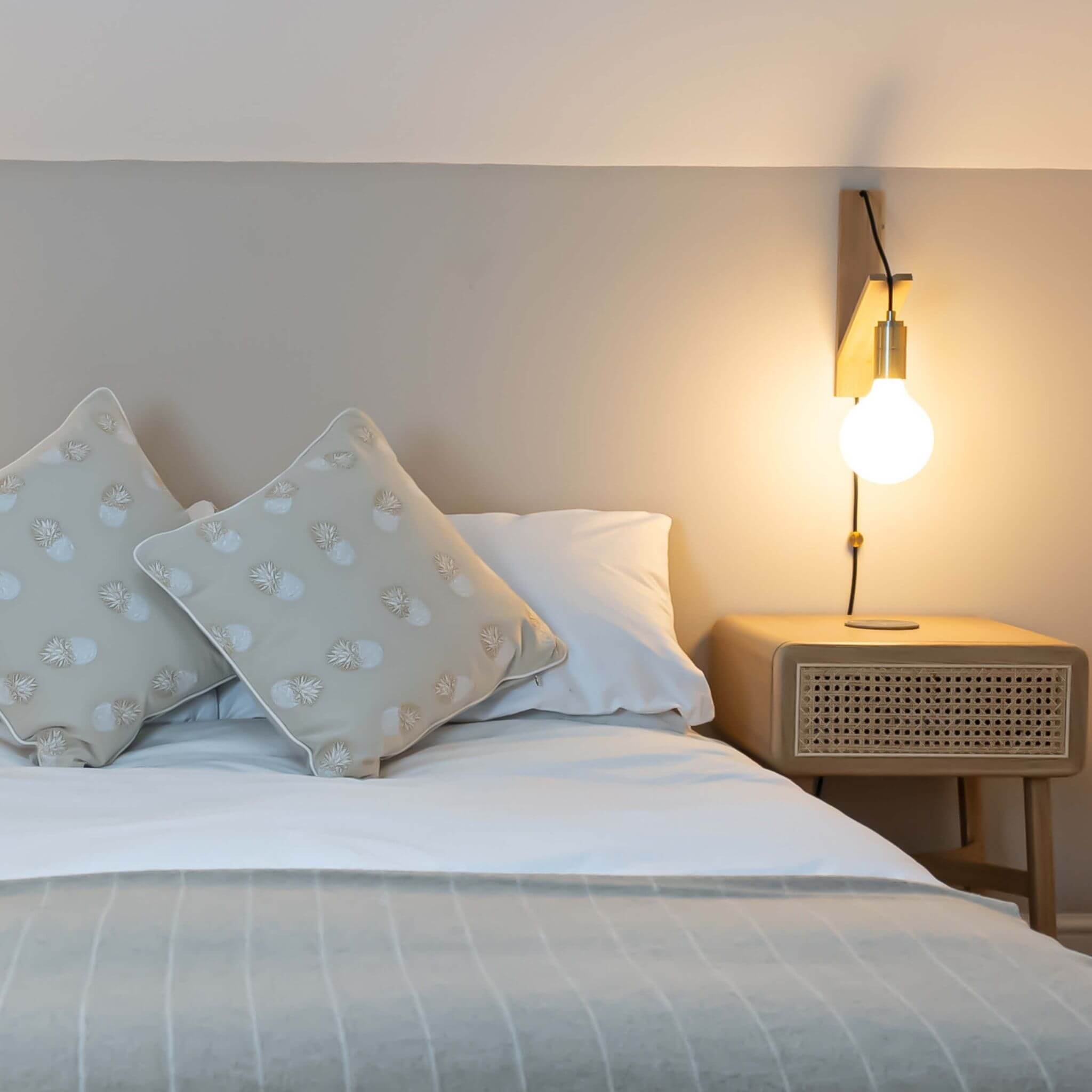 luna plug in bedroom wall light