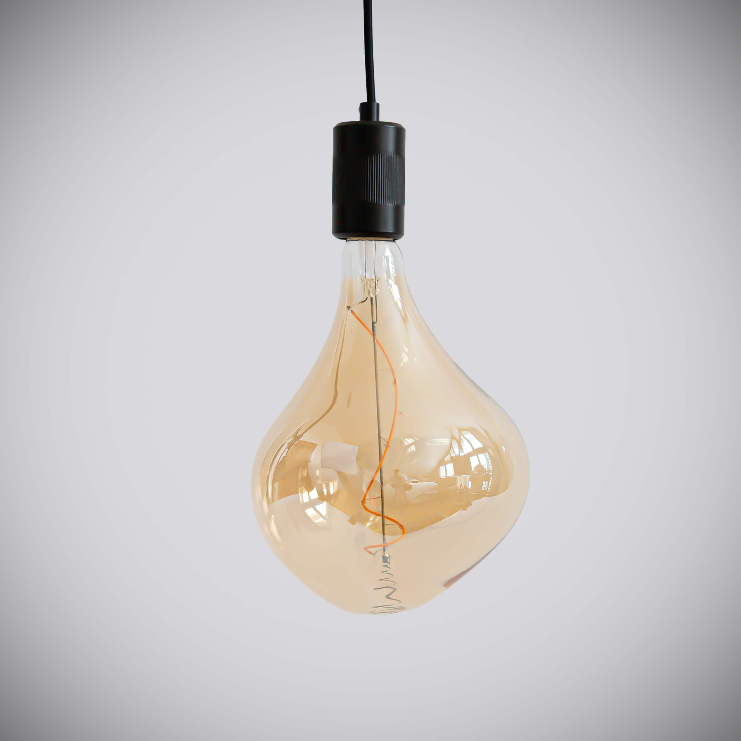 matte black pendant light and céleste bulb off AM3308-CEL-BLA-ST